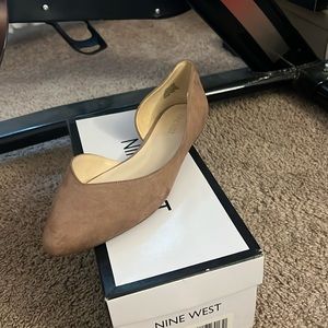 Nude Nine West flats
